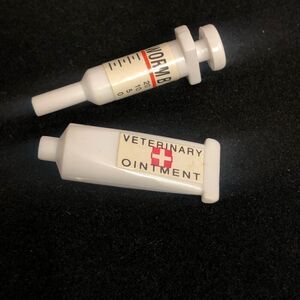 vtg veterinarian dewormer and ointment white red  miniature toy doll house mlp‎